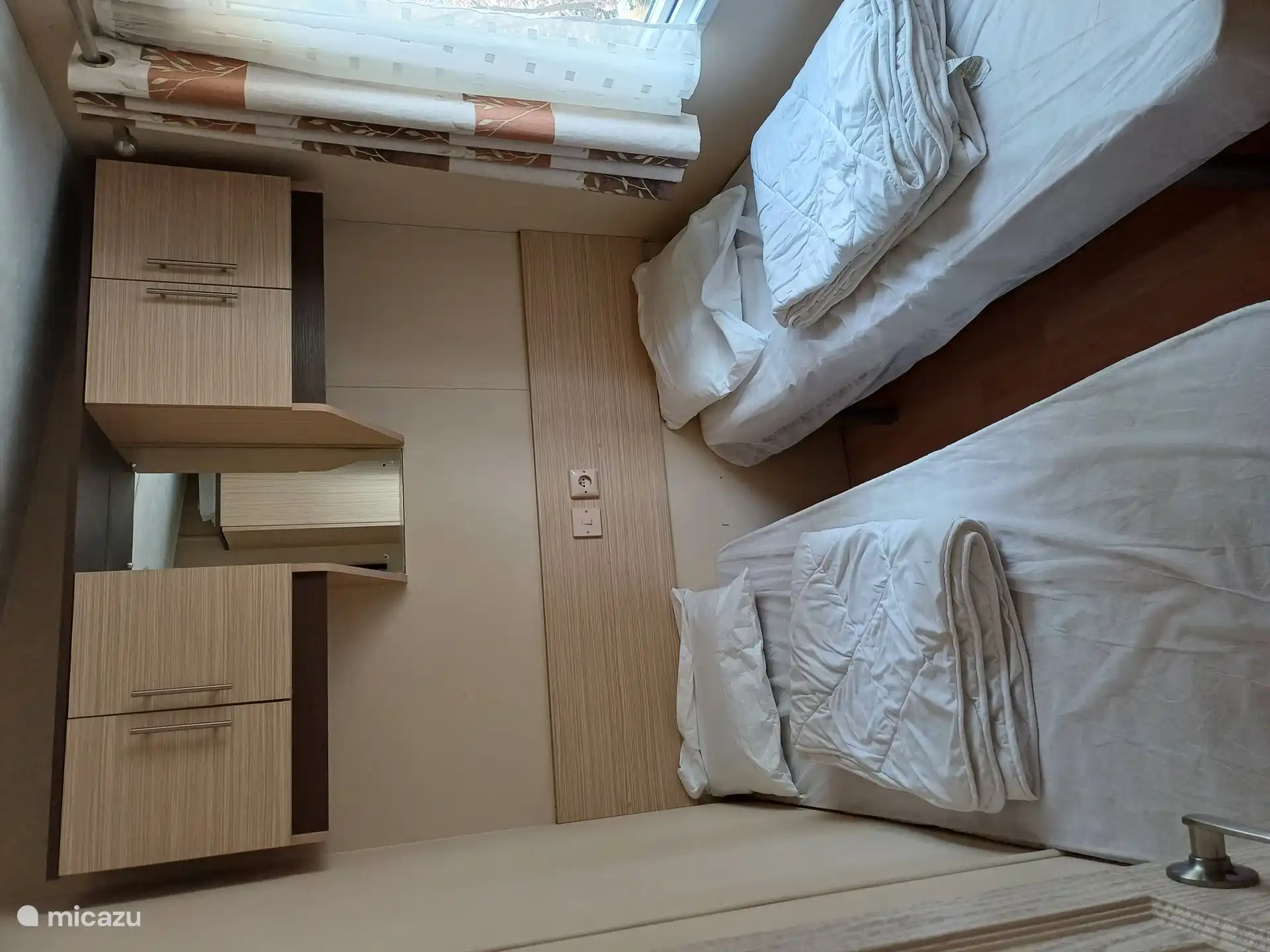 Dormitorio derecho con 2 plazas para dormir