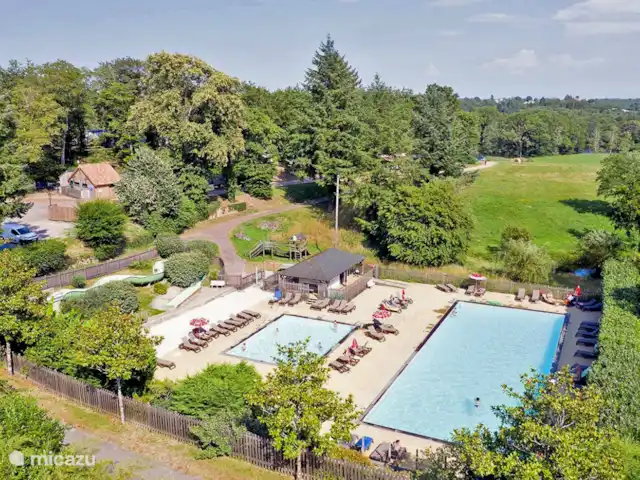 Mobil home dans la belle Dordogne | France, Dordogne, Champs-Romain - mobil-home Piscines vues du ciel