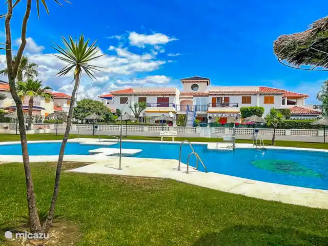 Amigos II à Veramar - playa 300m | Espagne, Costa de Almeria, Vera-Plage - appartement piscine avec solarium, parasols et chaises longues