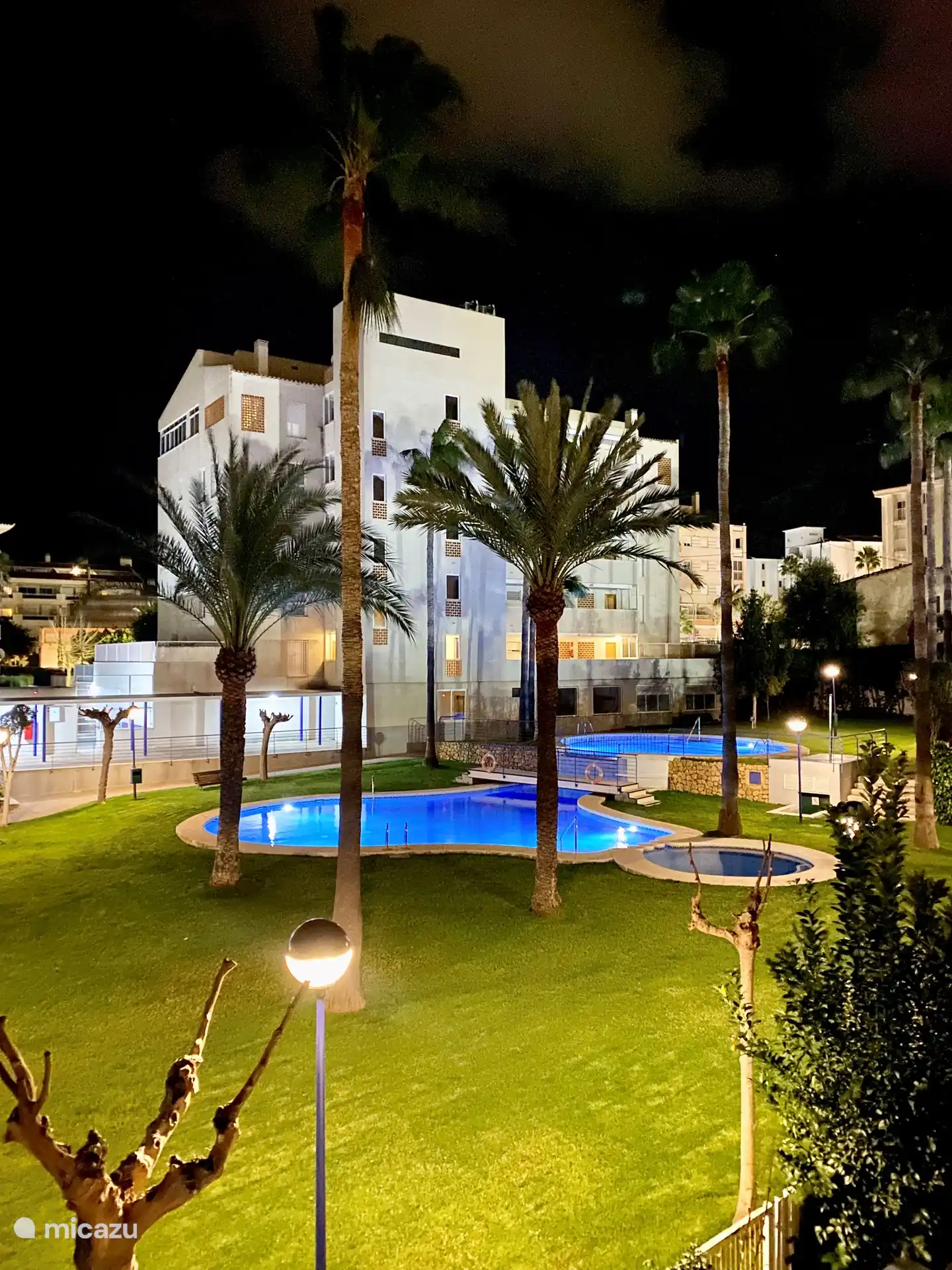 Vue nocturne depuis la terrasse