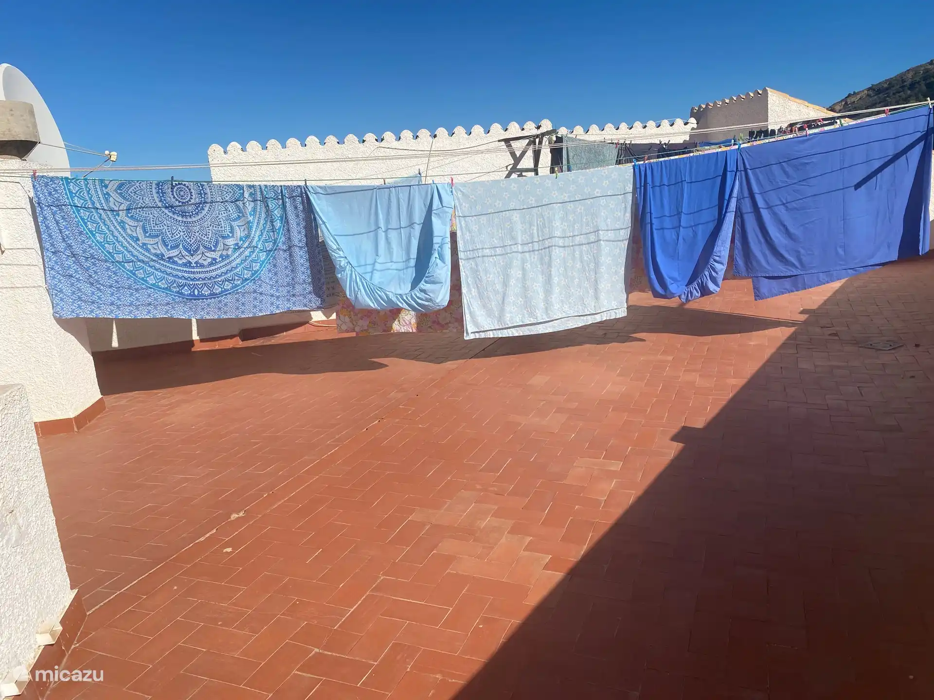 Dachterrasse, exklusive Nutzung zum Aufhängen von Kleidung