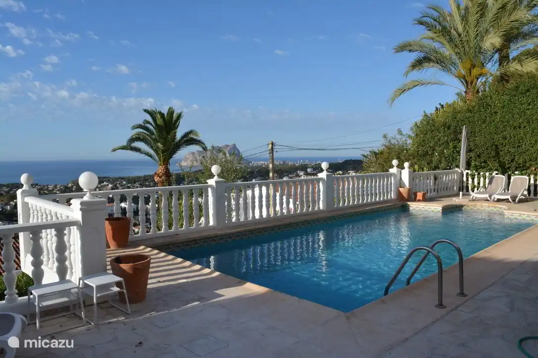 Schwimmbad mit Aussicht.