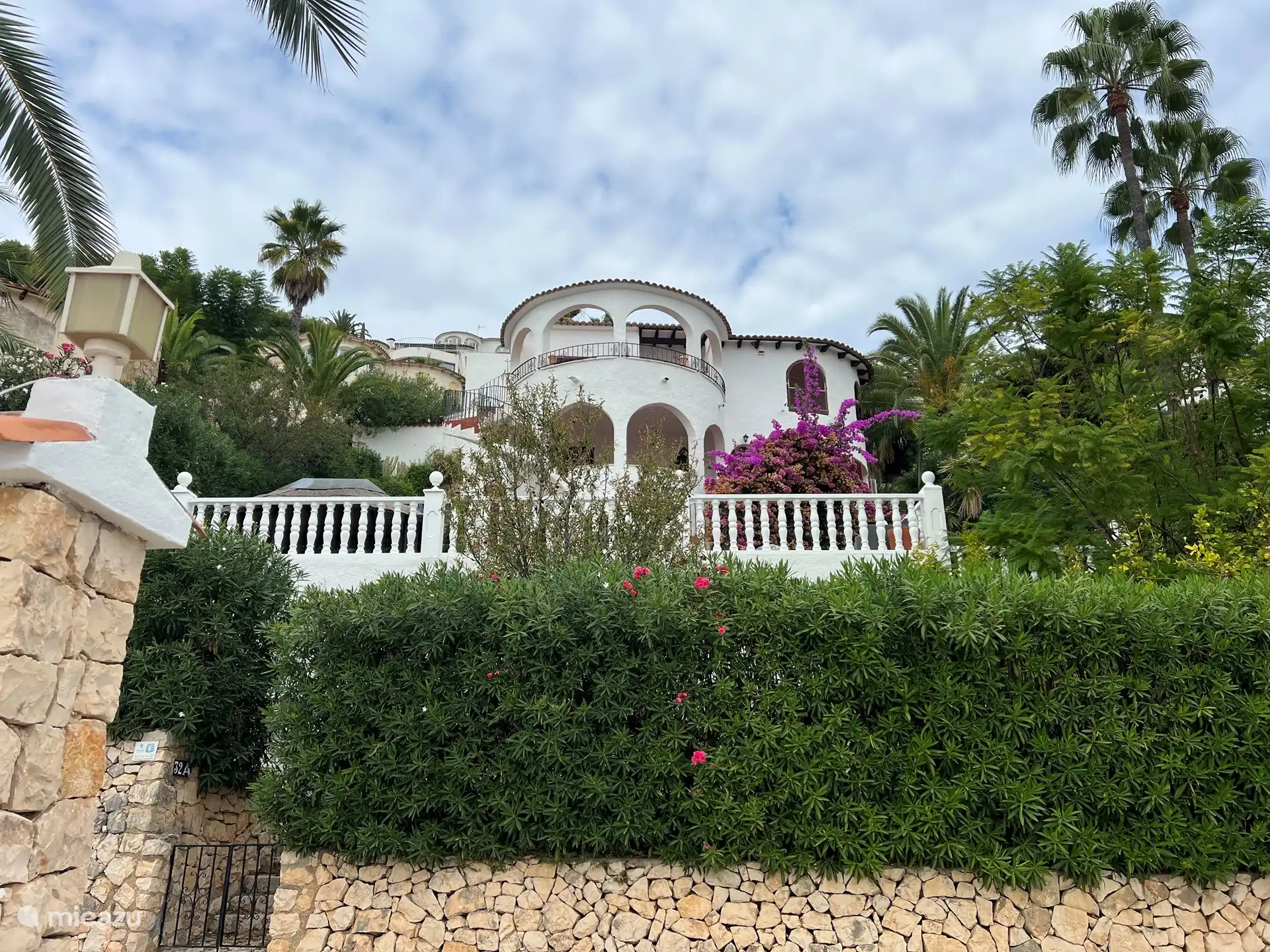 Villa von der Carrer el Colom aus gesehen.