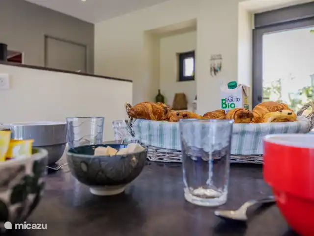 Christophe | France, Dordogne, Terrasson - maison de vacances Mettre la table