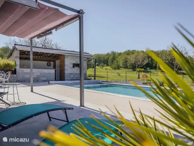 Christophe | France, Dordogne, Terrasson - maison de vacances Terrasse et piscine