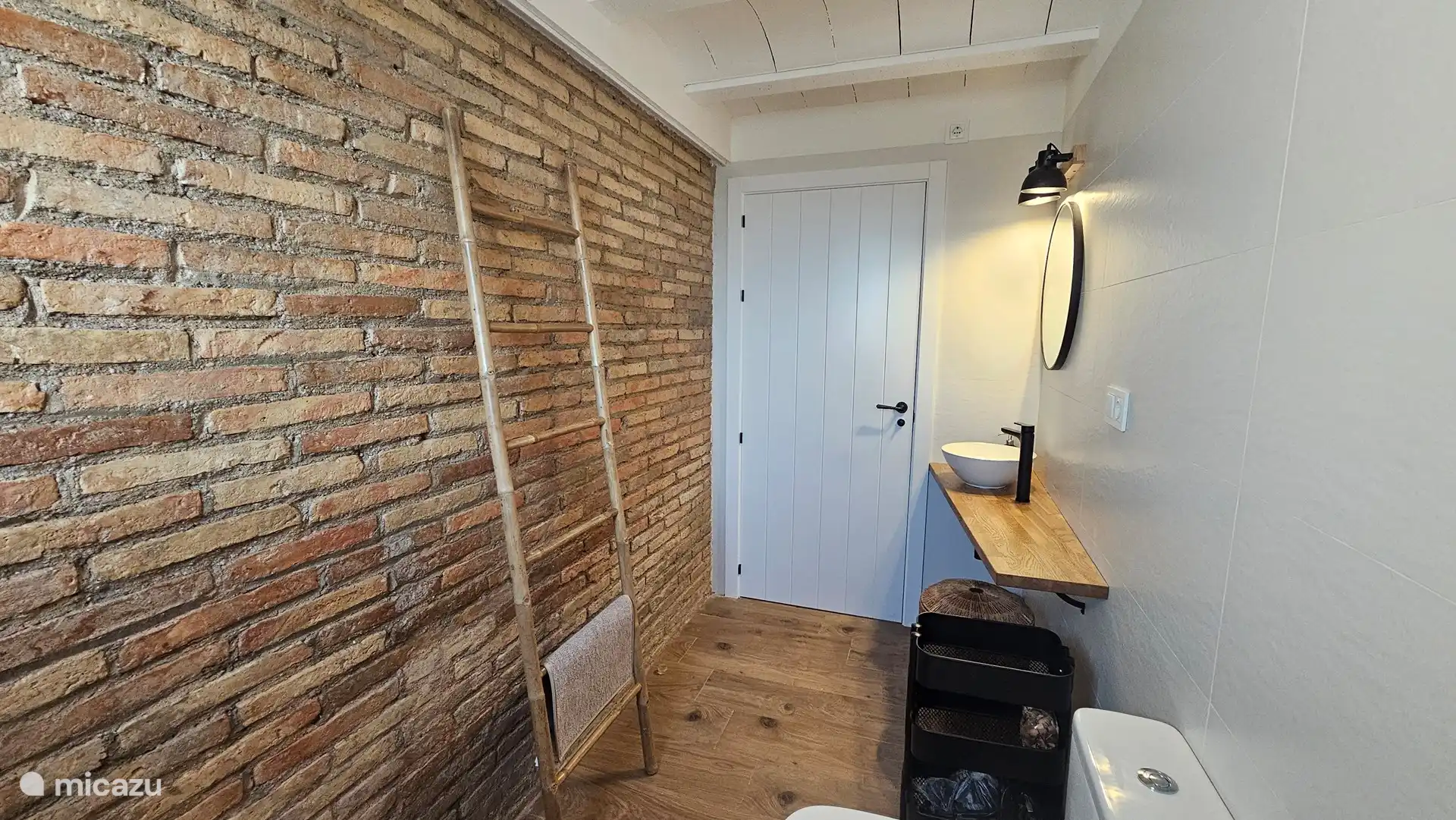 Salle de bain commune vue 1