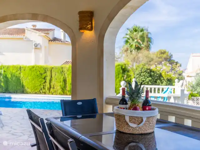 Casa La Joya en España, Costa Blanca, Benitachell - villa Terraza cubierta nivel 1 + acceso a piscina