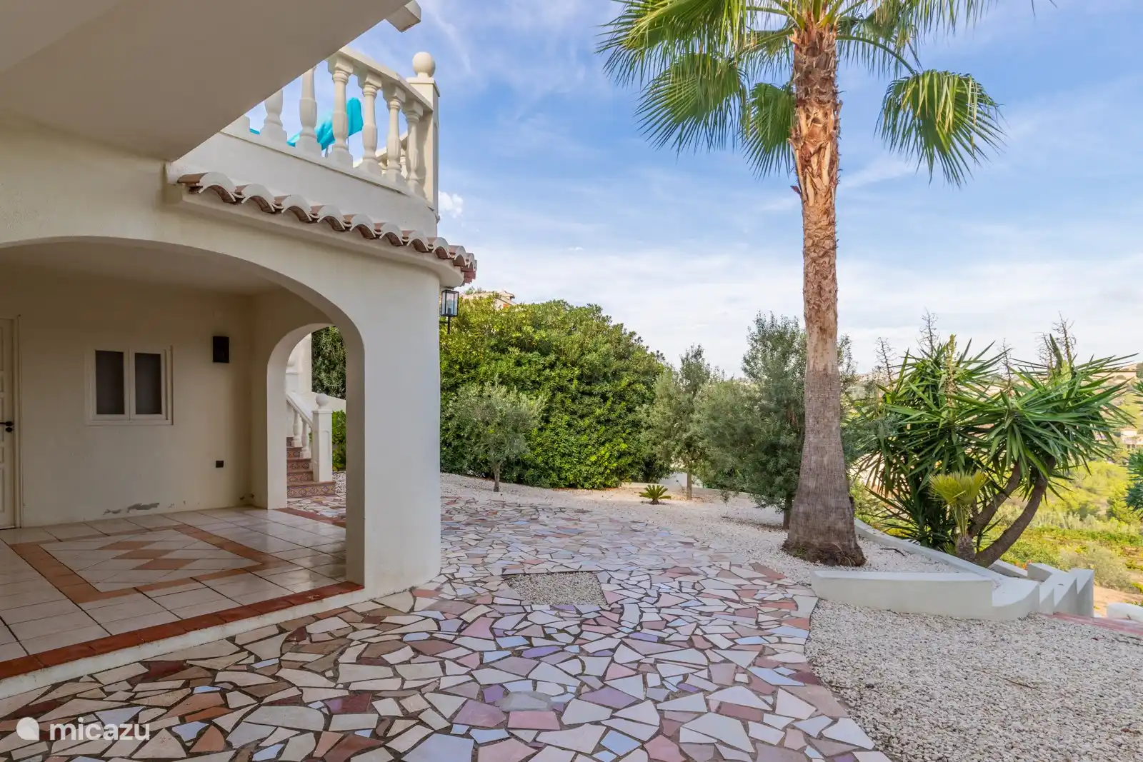 Überdachte Terrasse Erdgeschoss