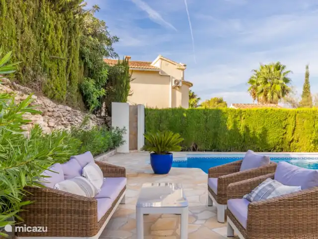 Casa La Joya en España, Costa Blanca, Benitachell - villa Salón junto a la petanca - ducha exterior