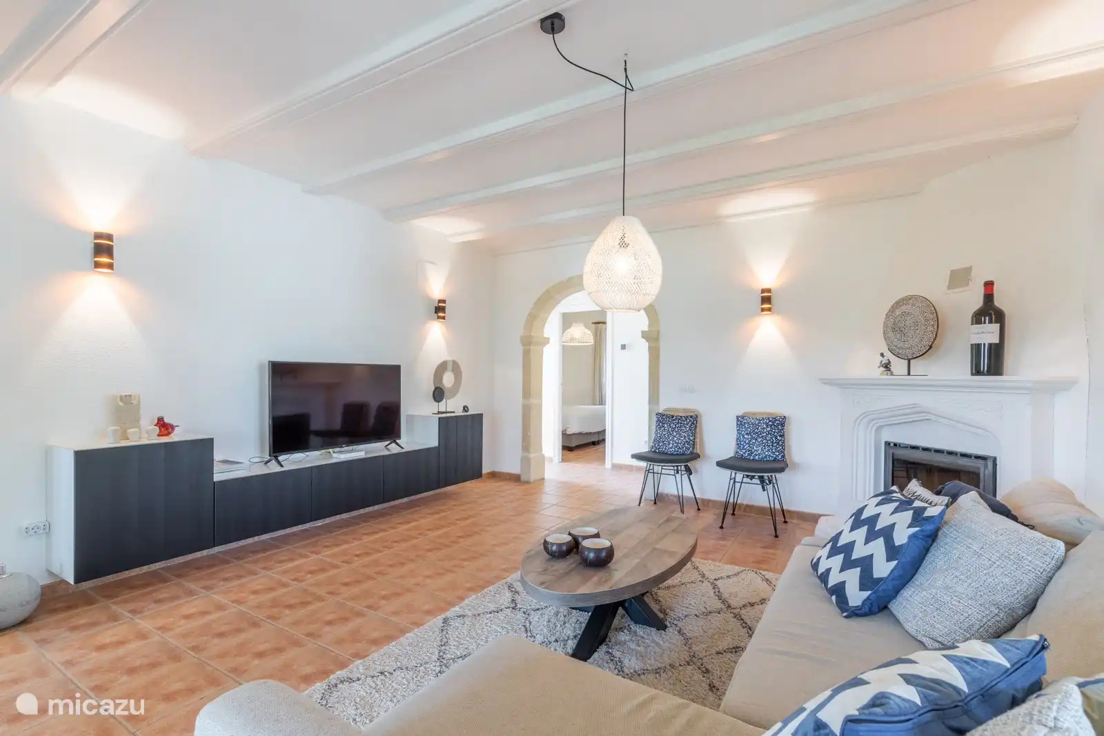 Sitzbereich Ebene 1 mit Tür zur Terrasse