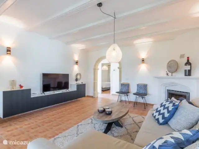 Casa La Joya en España, Costa Blanca, Benitachell - villa Zona de estar nivel 1 con puerta a la terraza