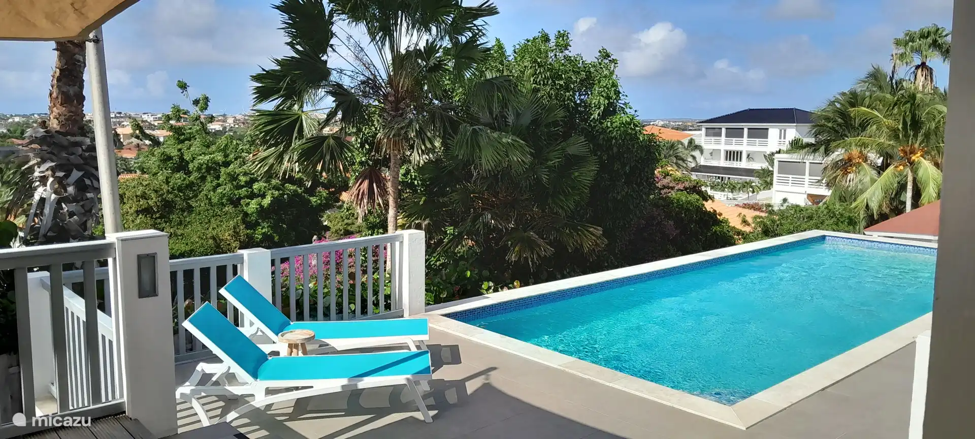 La piscine entièrement rénovée avec une nouvelle pompe pour une qualité d’eau encore meilleure
