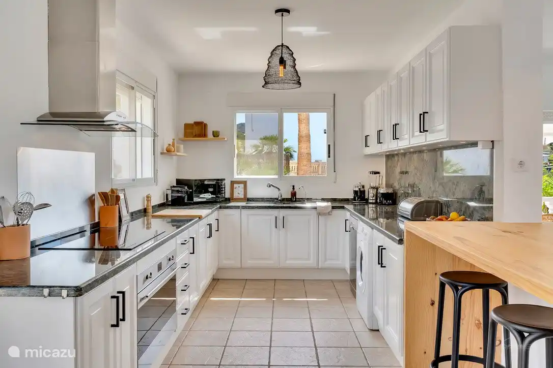 Voll ausgestattete und renovierte Küche