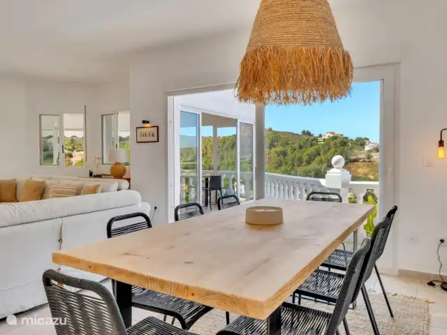 Casa Madelaine huren in Spanje, Costa Blanca, Jávea - villa Twee grote eettafels (8-10 pers) op de 1e verdieping: één in de woonkamer, de andere in de naya