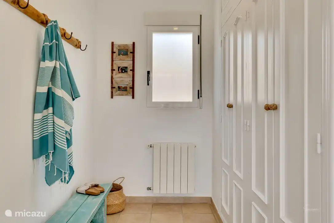 Ankleiden im Doppelzimmer mit eigenem Bad im 2. Stock