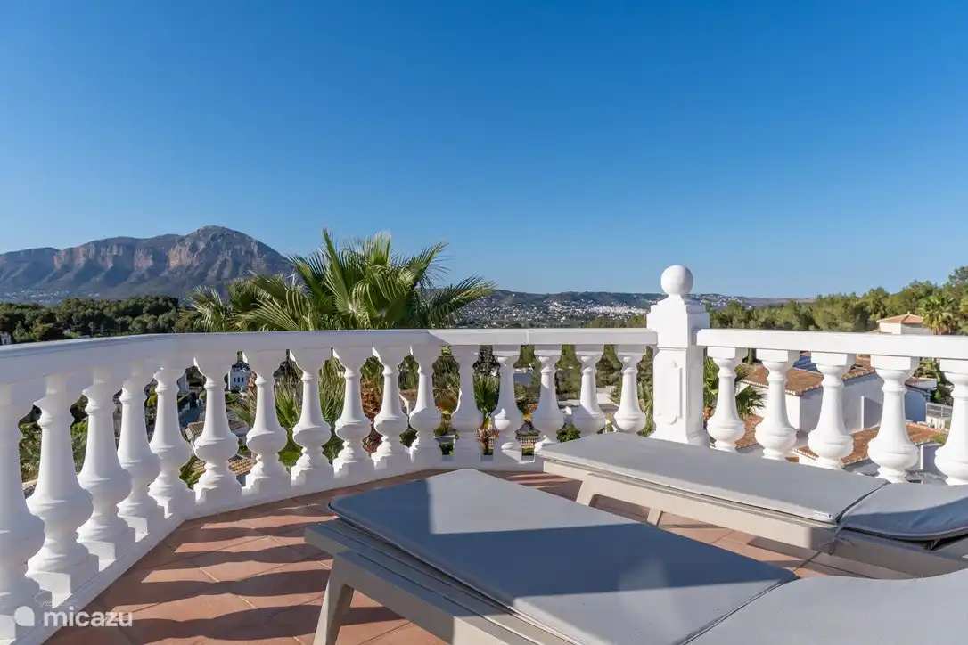 Die Terrasse im 2. Stock