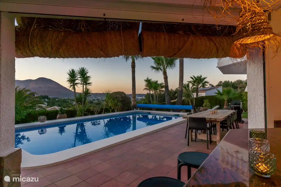 Der erstaunliche Dämmerungshimmel von Jàvea 