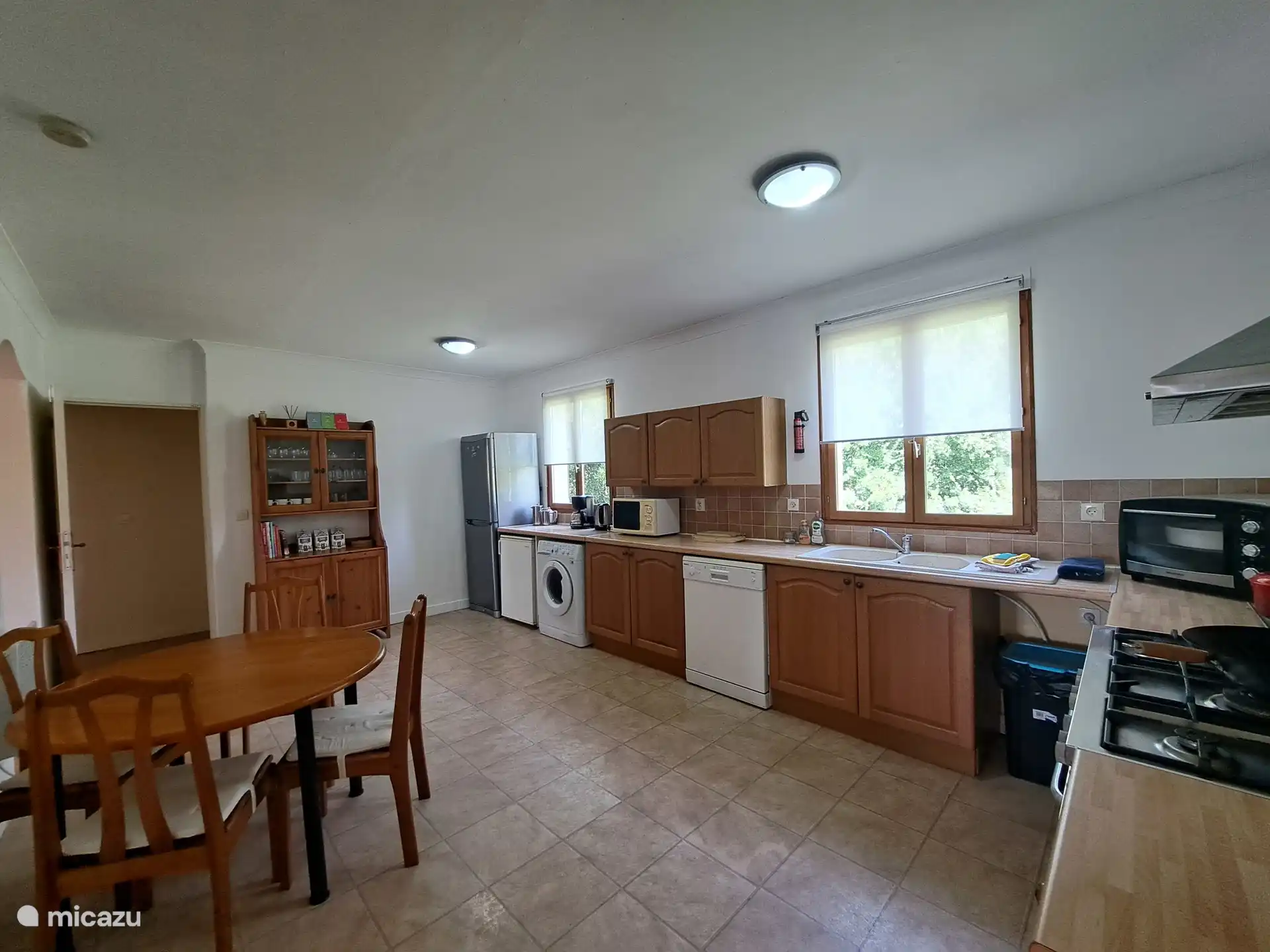 Voll ausgestattete Küche