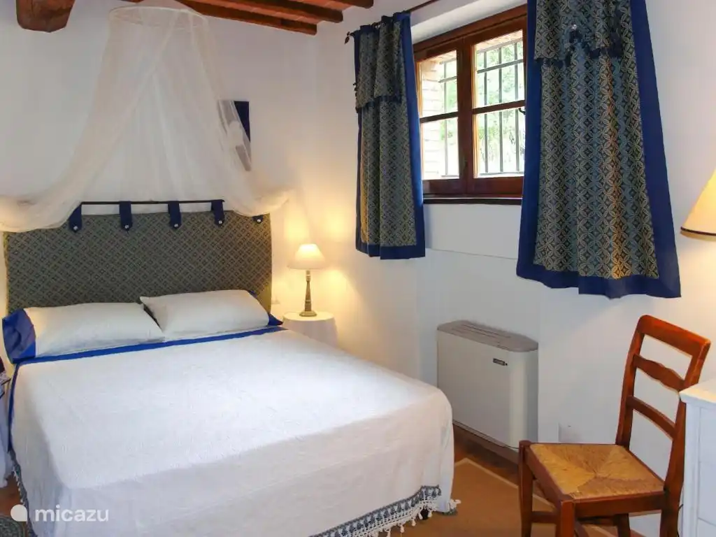 Köstlich gemachte Betten und Handtücher inklusive