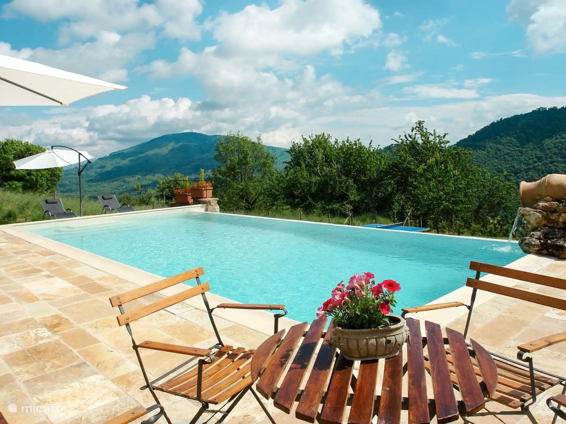 Das Schwimmbad ist vom 24.04. bis 14.10. geöffnet