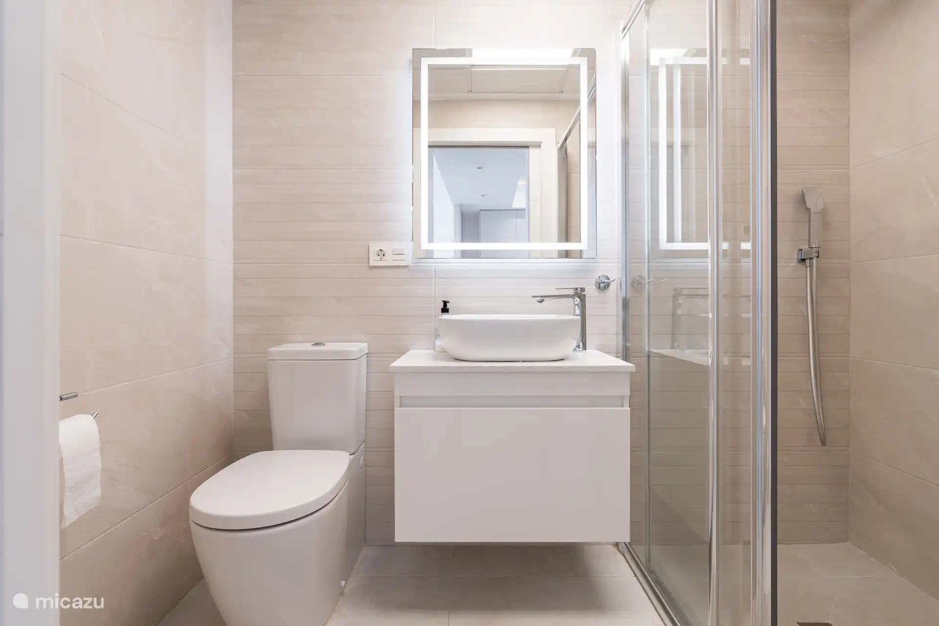 Badezimmer 1 (Erdgeschoss)