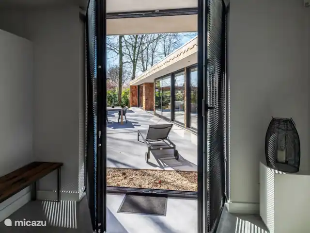 Maison forestière en bois | Pays-Bas, Brabant-Septentrional, Oosterhout - maison de vacances Vue depuis la chambre sur la terrasse