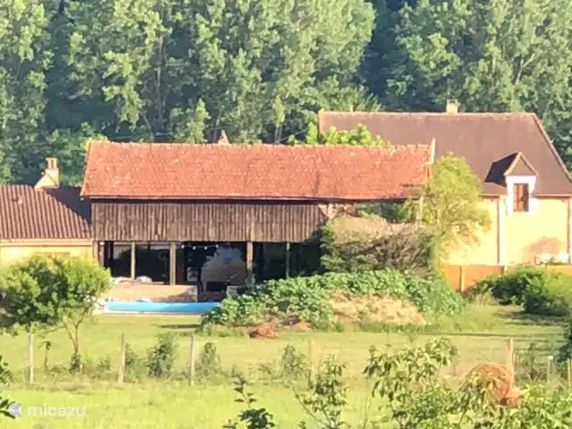ô temps suspendu | France, Dordogne, Trémolat - maison de vacances Séchoir à tabac vue arrière