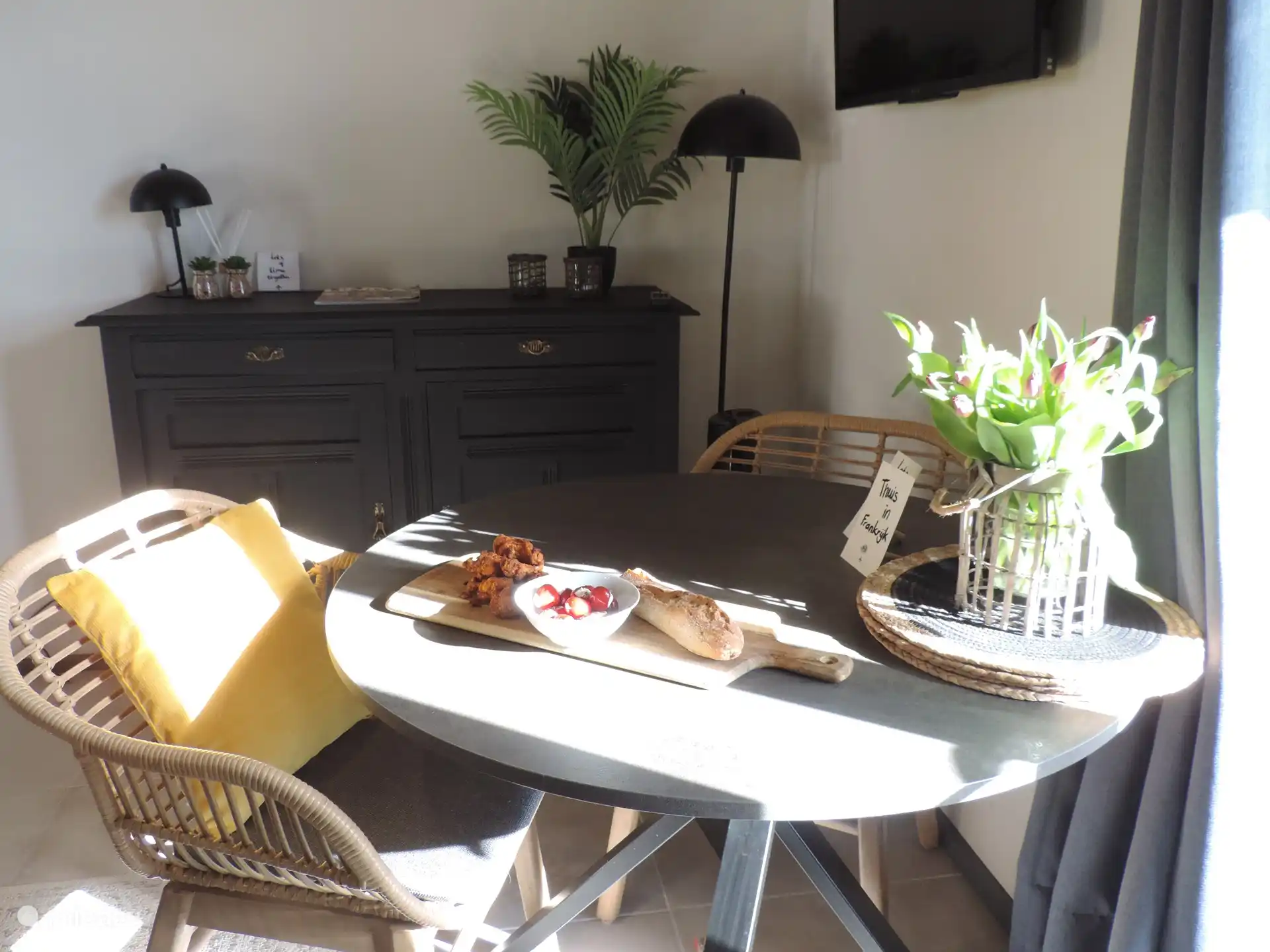 Esstisch mit Stühlen in Gite Mur-de-Barrez