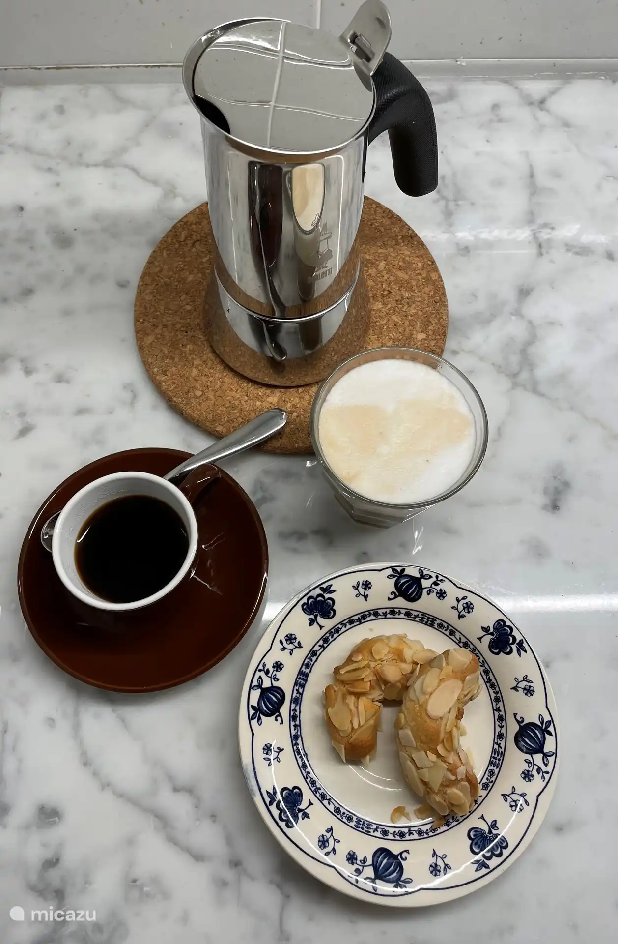 Kaffee- und Mandelkekse