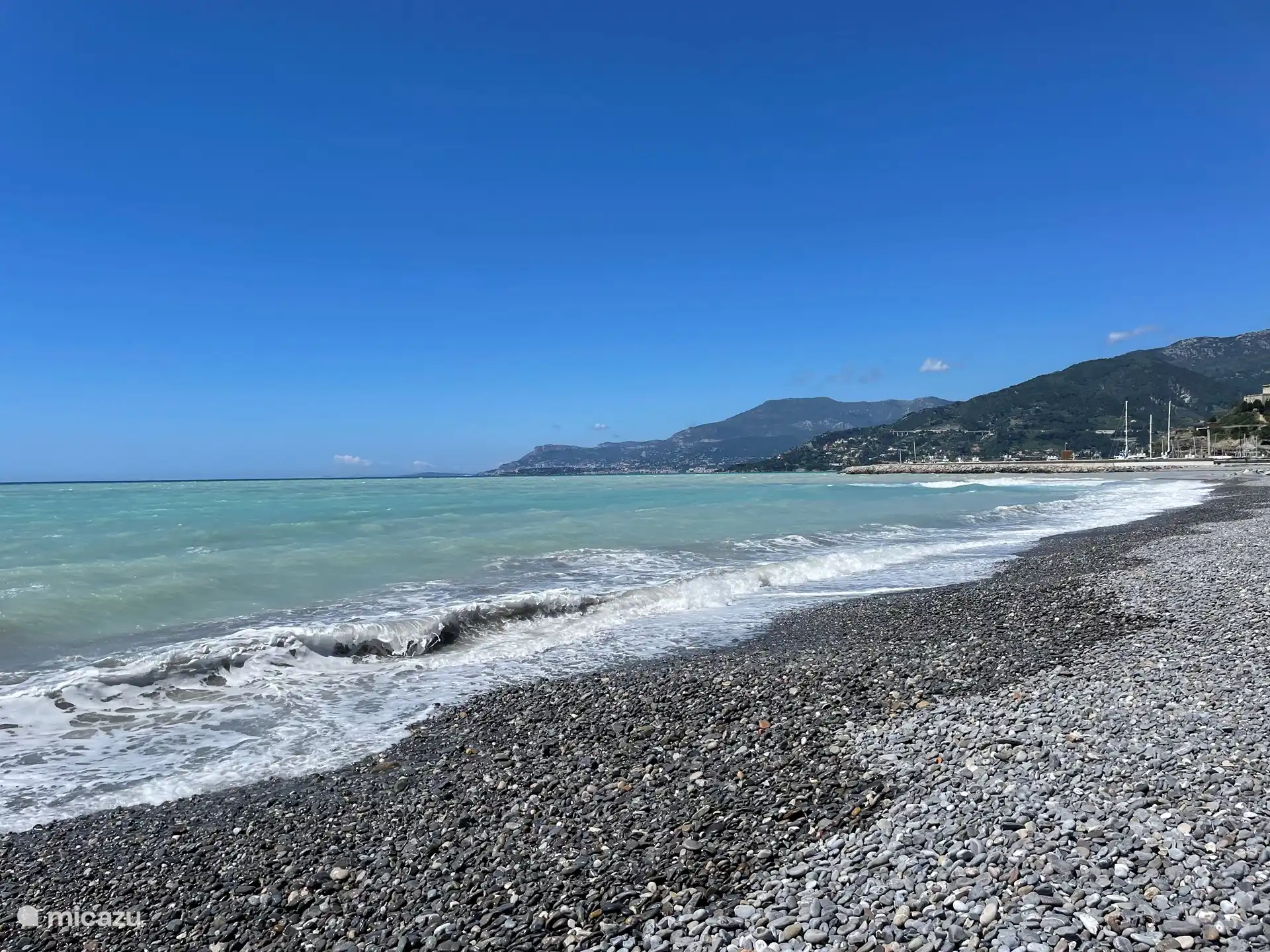 Der nächste Strand ist 3,5 km vom Vallebona entfernt.