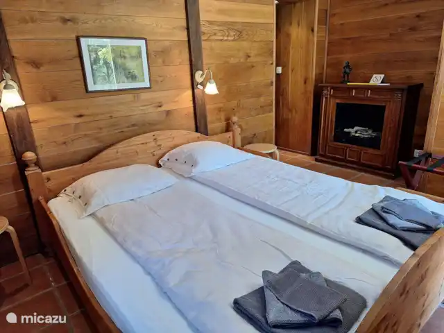 Les Louveteaux | France, Alpes-de-Haute-Provence, Saint-Pierre - gîte / cottage Chambre à coucher avec piscine