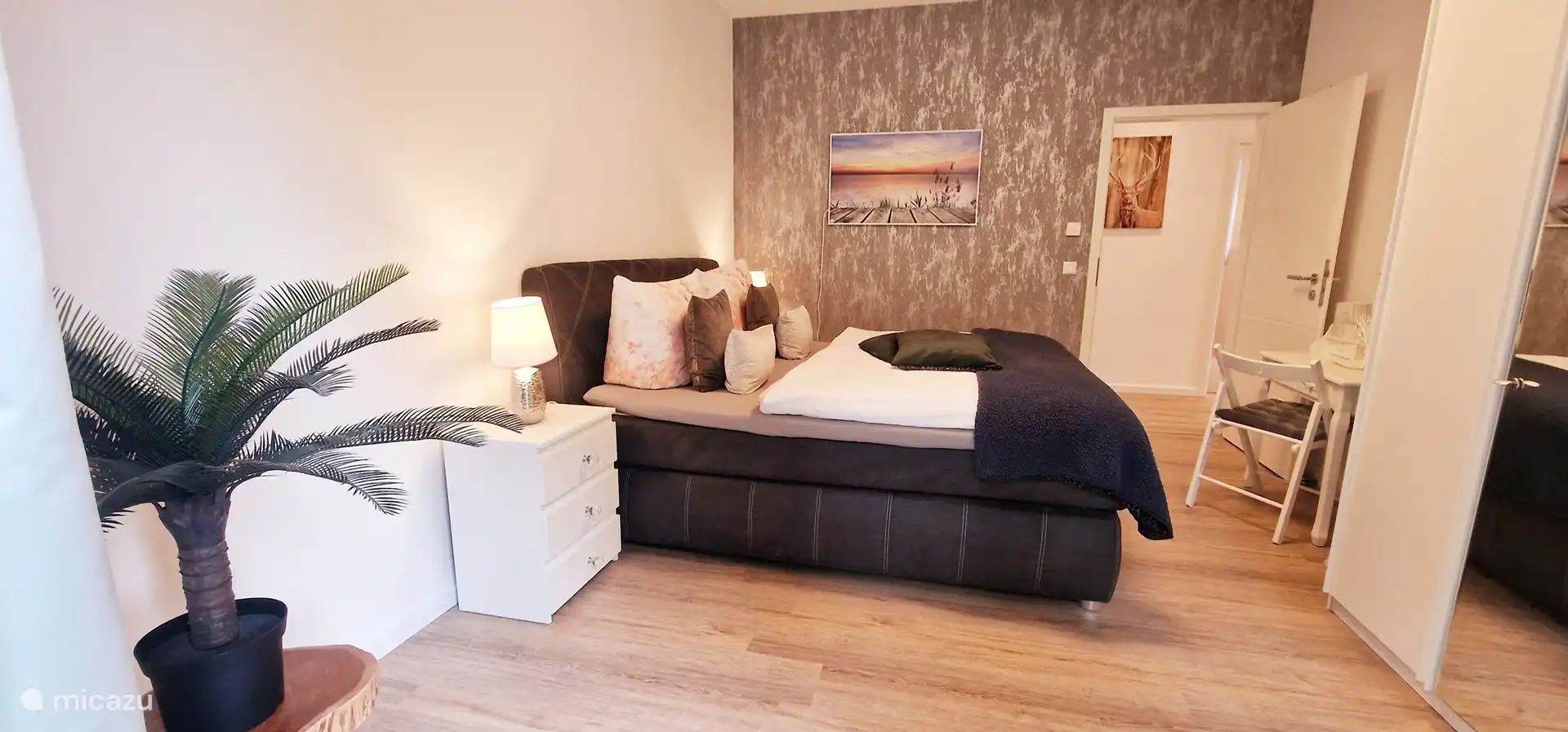 También disponible: calefactor de pared por infrarrojos y tocador