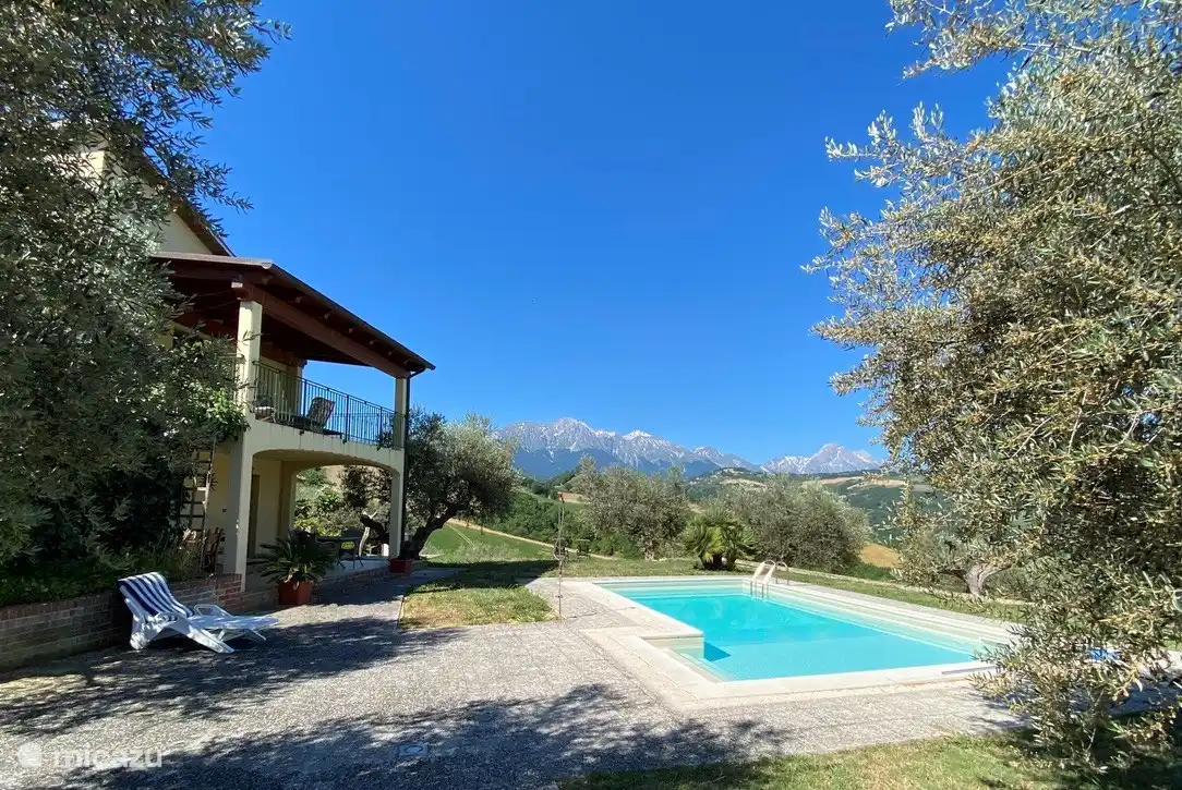 Villa Tulipani 1 piscina privada en Italia, Abruzos, Castiglione Messer Raimondo - casa vacacional