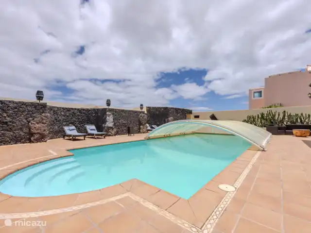 Villa Gonzalez | Espagne, Lanzarote, Costa Teguise - villa La piscine fait plus de 50m2 et toujours chaude grâce au dôme