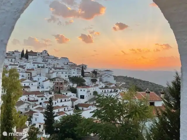 Jardin d’Eden | Espagne, Costa del Sol, Comares - finca L’authentique Comares avec son supermarché et ses restaurants est unique et le village le plus élevé de la province de Malaga
