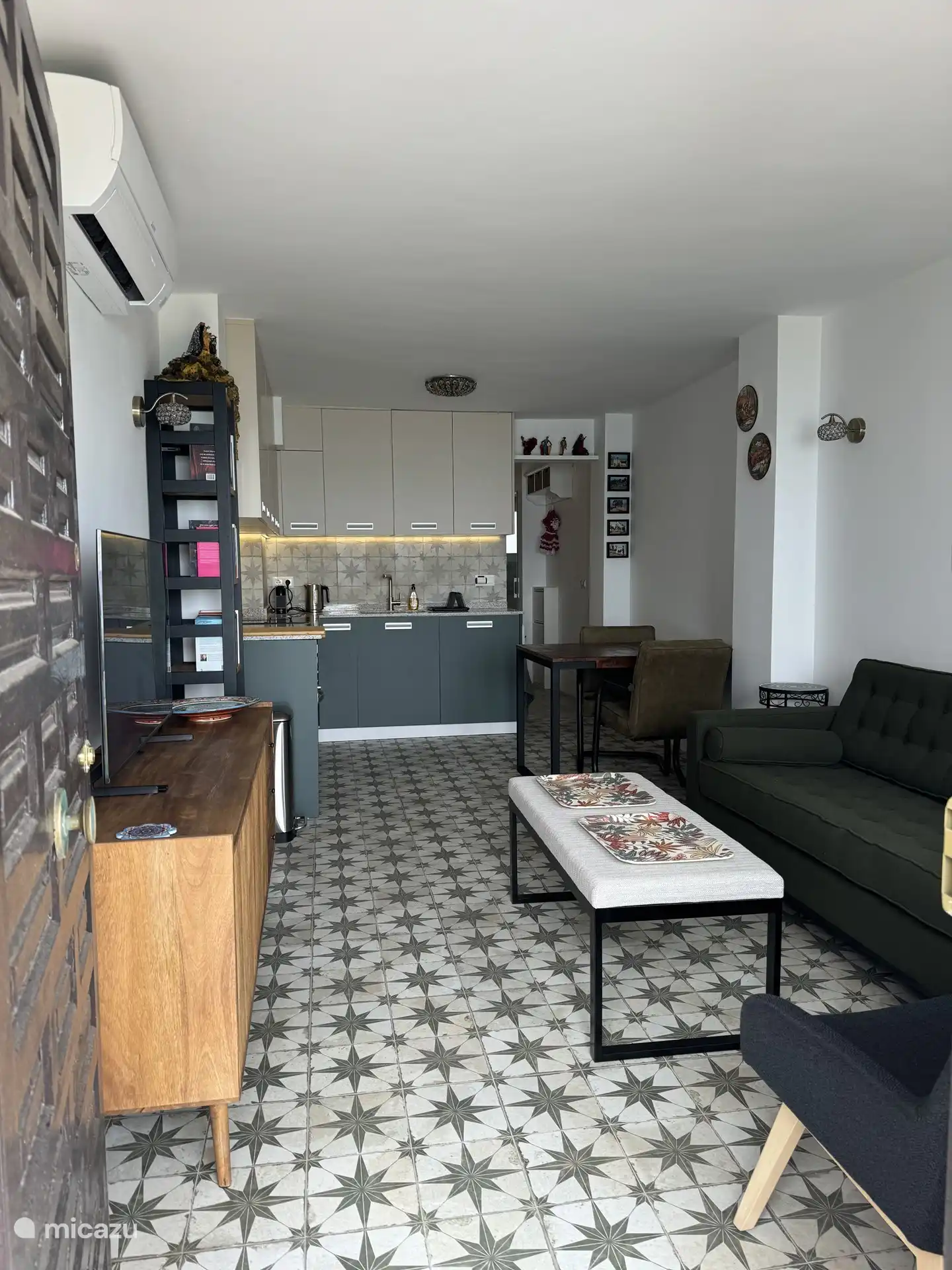 vom Eingang aus gesehen