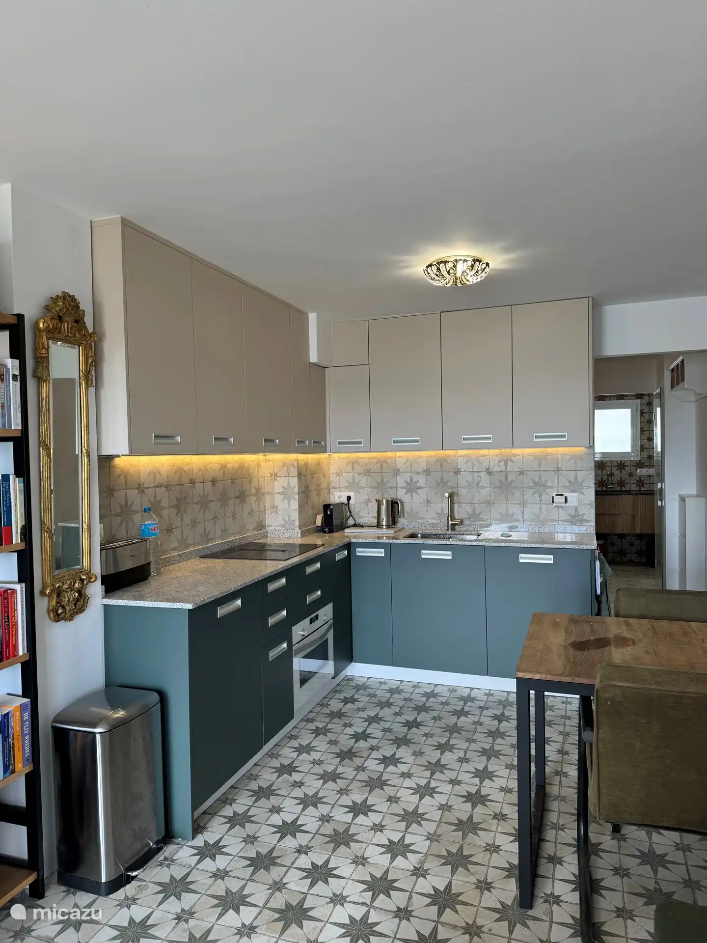 Neue Küche mit allem Komfort. 