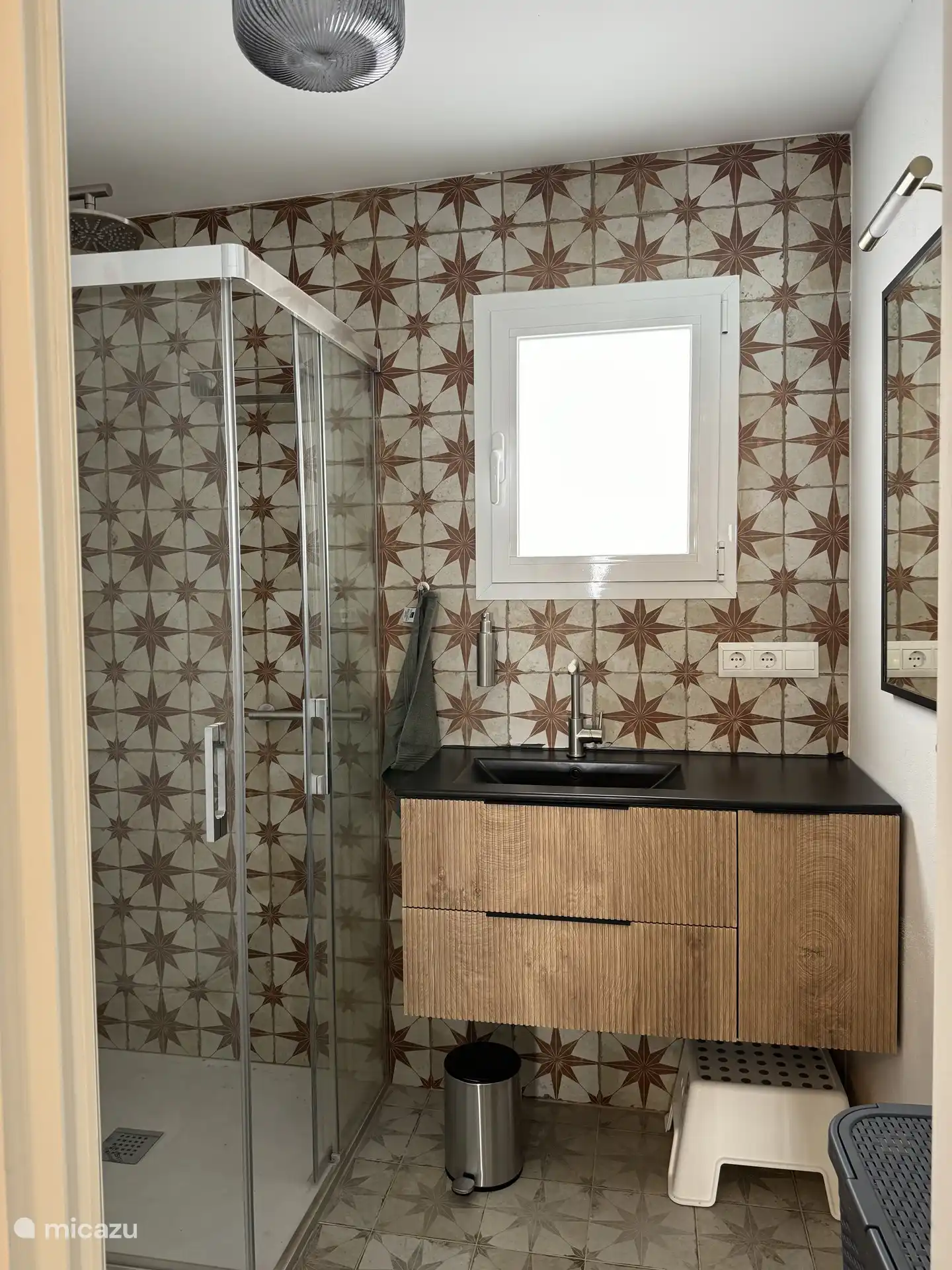 Schönes Badezimmer lux fertig.