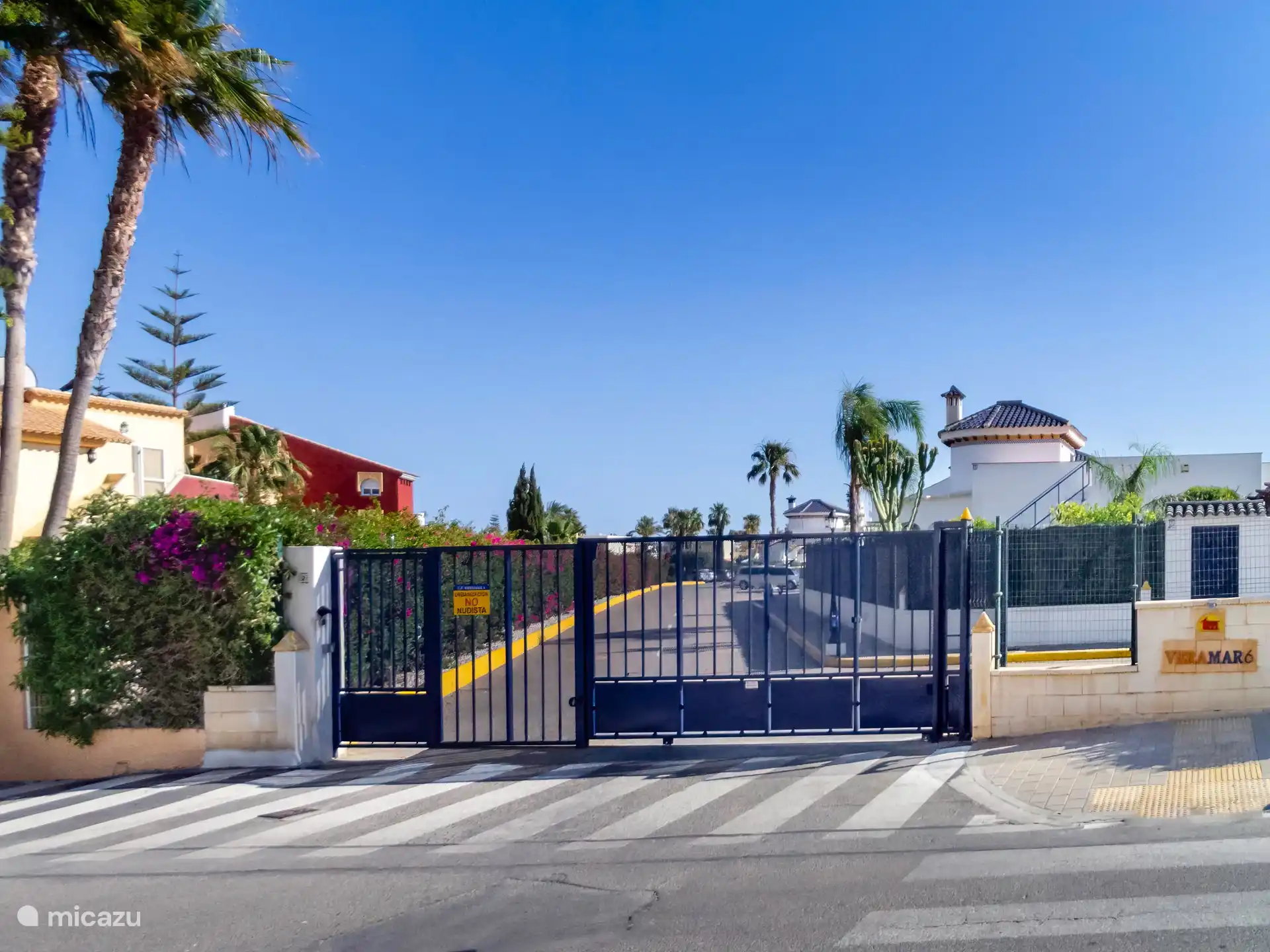 hoofdingang Veramar 6 aan de Avenida Ciudad de Castellon