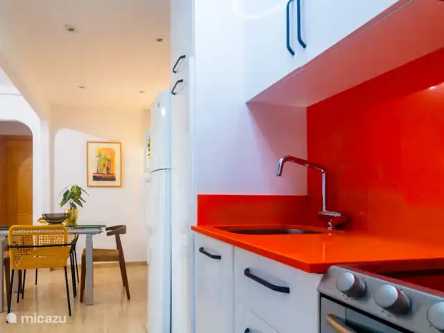 Amigos I à Veramar - playa 300m | Espagne, Costa de Almeria, Vera-Plage - appartement Cuisine entièrement équipée avec vue sur la salle à manger.