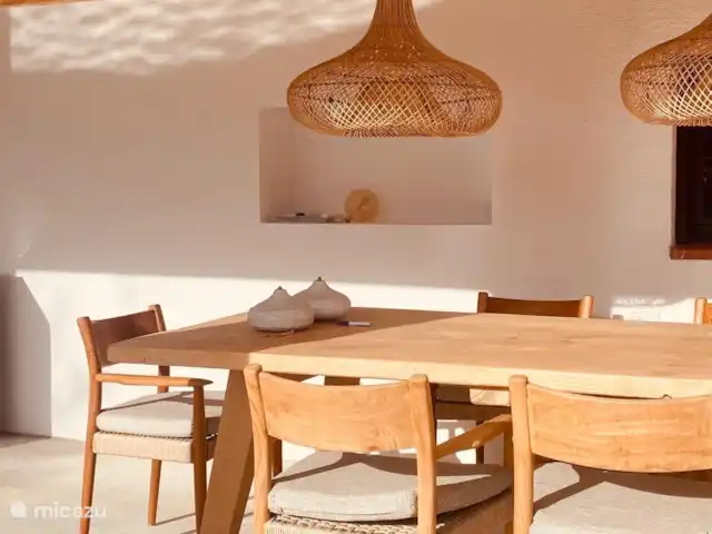 Appartement avec piscine à Casa Naranja | Espagne, Costa Blanca, Jávea - appartement Profitez sous notre belle véranda avec barbecue et grande table à manger.