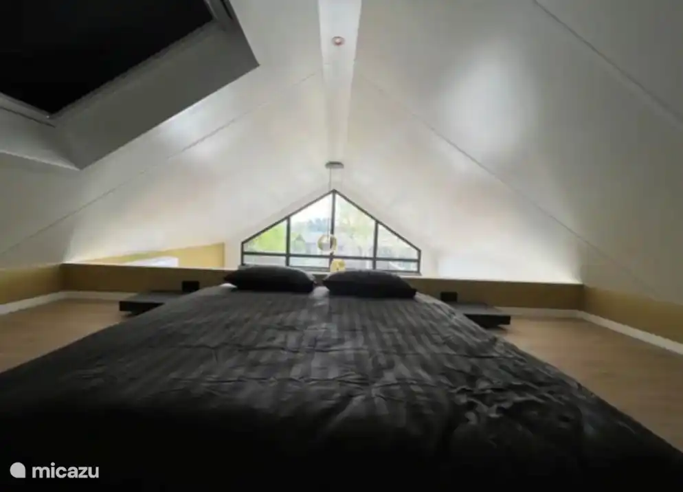 Sleeping loft 