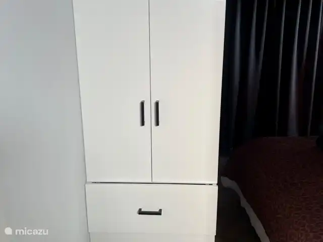 Location de Vacances Pays-Bas, Hollande du Nord, Velsen, tiny house - Modern & Cozy Tiny House Espace de rangement dans la chambre au rez-de-chaussée