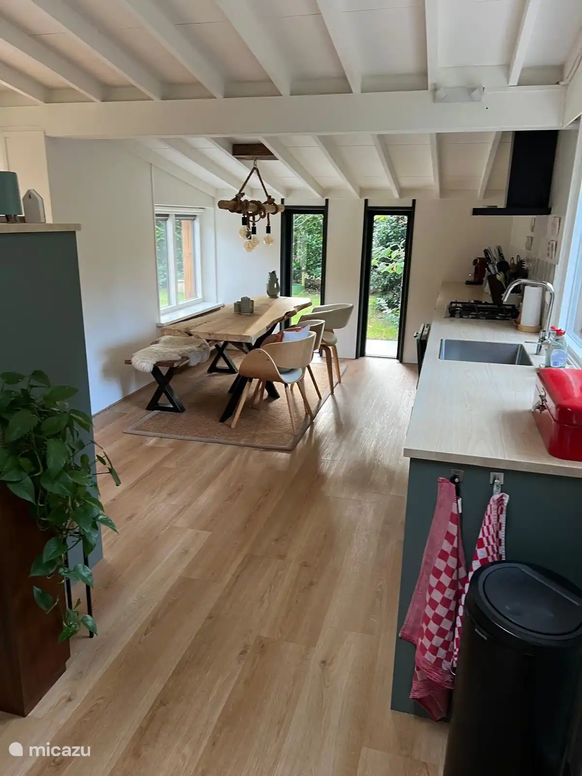 Doorkijkje als je huisje binnenkomt