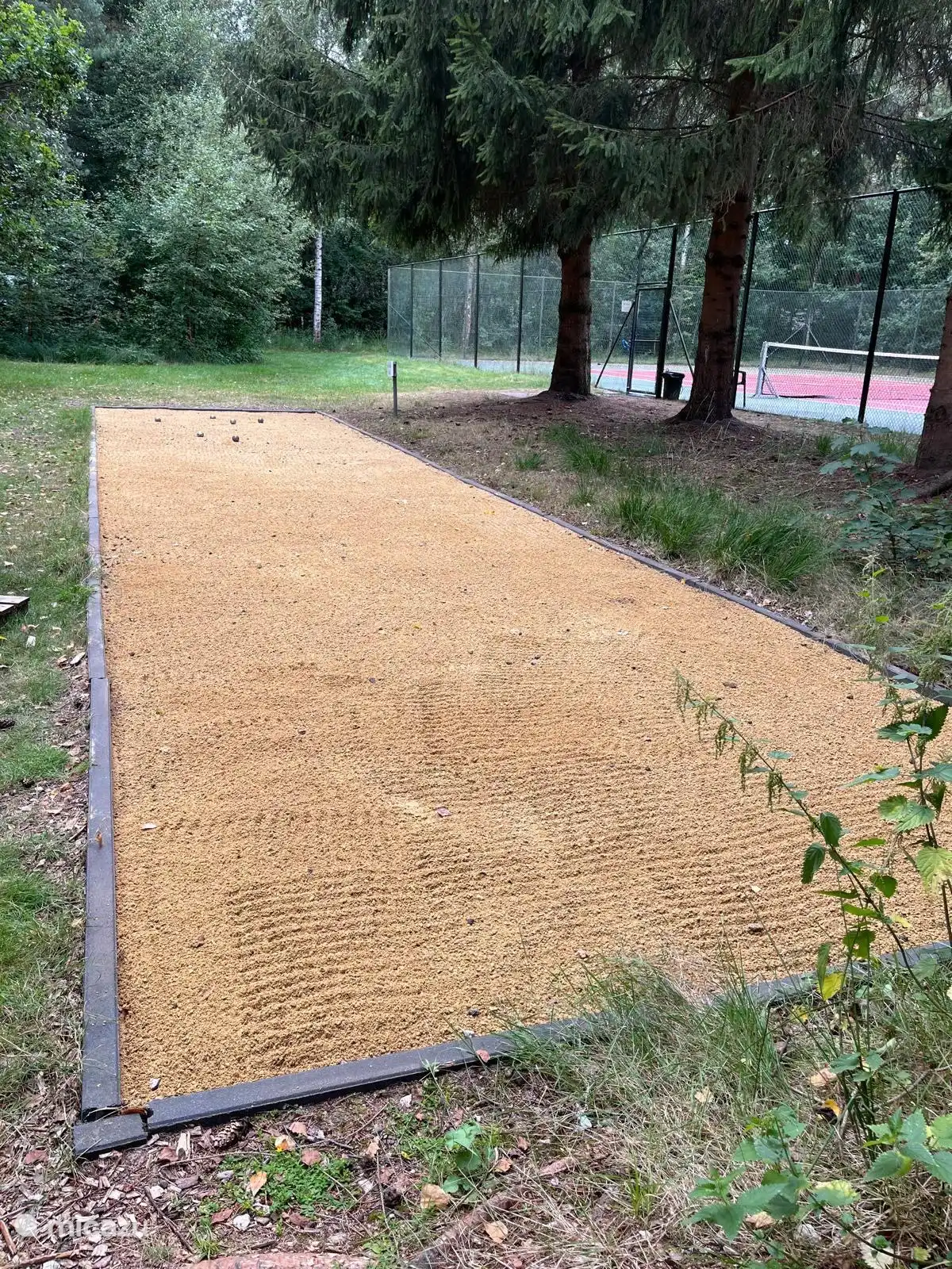Onderdeel van de speelweide is de jeu des boules baan