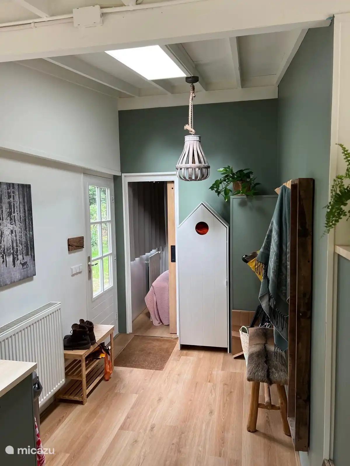 Bij binnenkomst voel je direct de sfeer van een gezellig family chalet