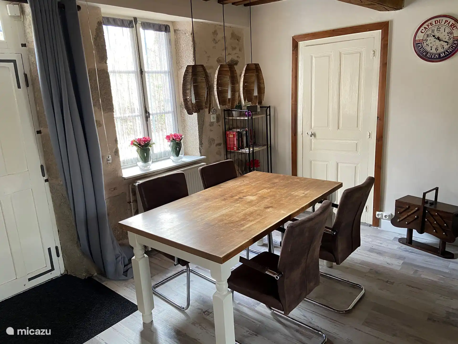 Eettafel met 4 stoelen