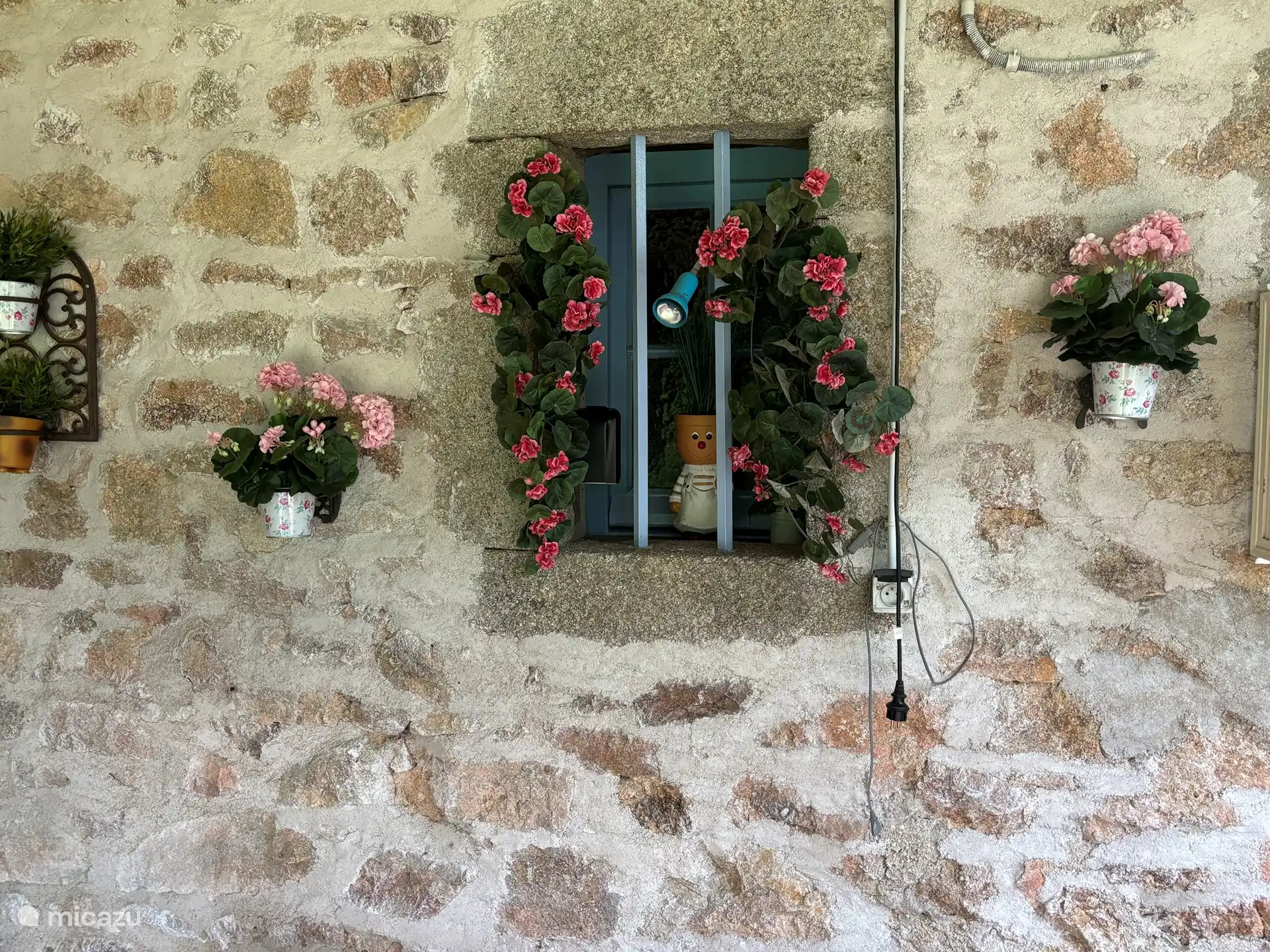 Hier is het sleutelkluisje
