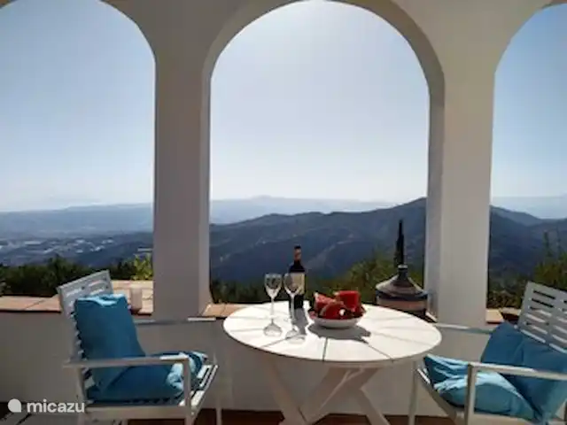 Casa Pajaros avec PISCINE & JACUZZI | Espagne, Costa del Sol, Sayalonga - villa Coin lecture confortable ou pour le petit-déjeuner.