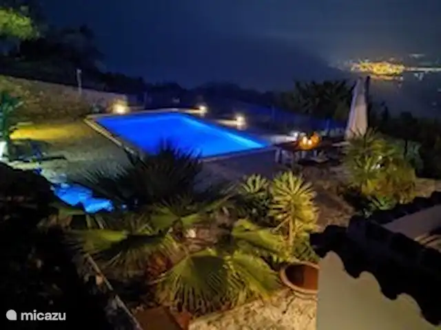 Casa Pajaros avec PISCINE & JACUZZI | Espagne, Costa del Sol, Sayalonga - villa Piscine éclairée, terrasse avec vue sur la baie.